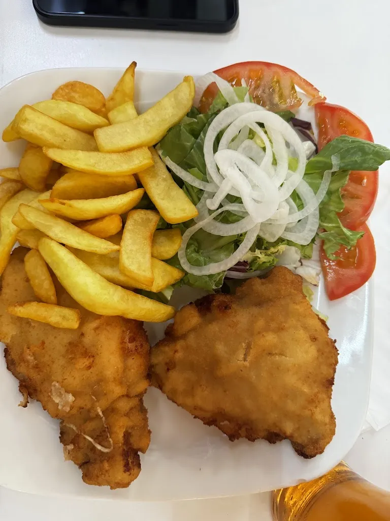 Aishwarya Tewari_Bar Es Club_Campanet_review