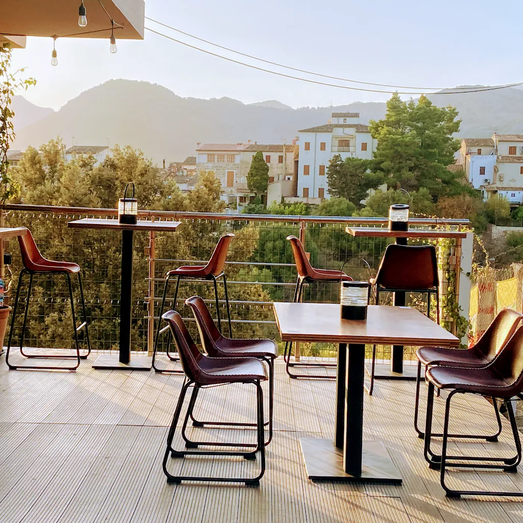 Bacán Pizzas de Autor restaurant in Campanet