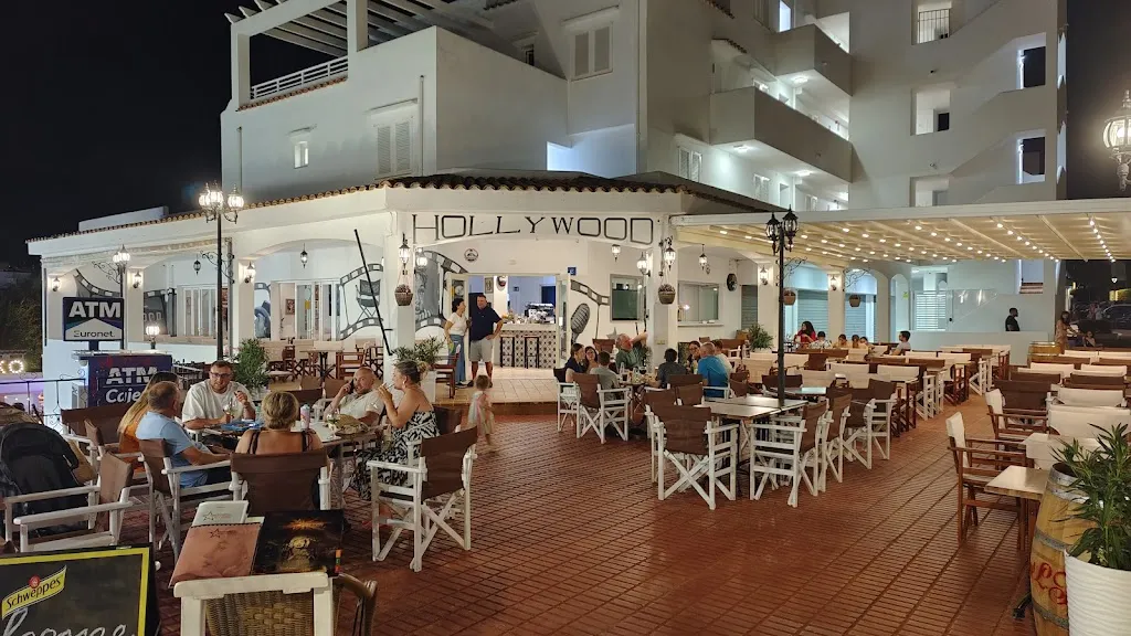 Hollywood Bar & Dinner restaurant in Cala d'Or