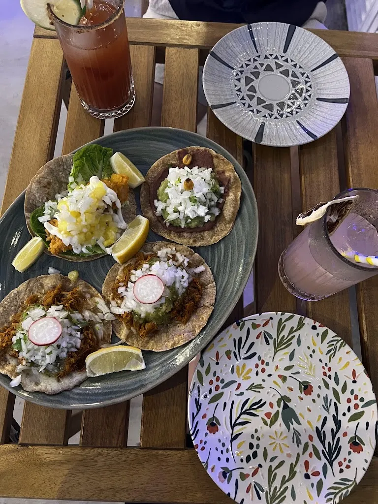 Ádám Pálya_La Casa De Las Flores_Cala d'Or_recensione