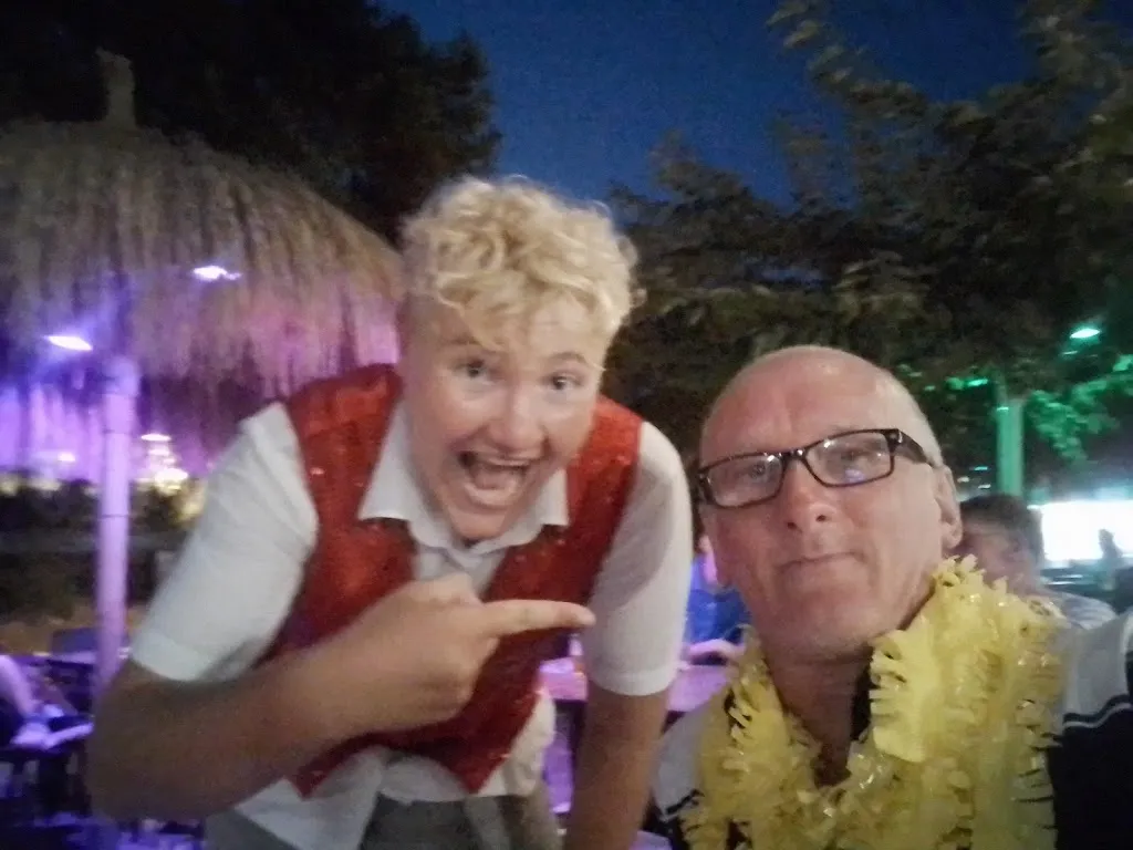 steven bennett_Tropical Garden_Cala d'Or_review