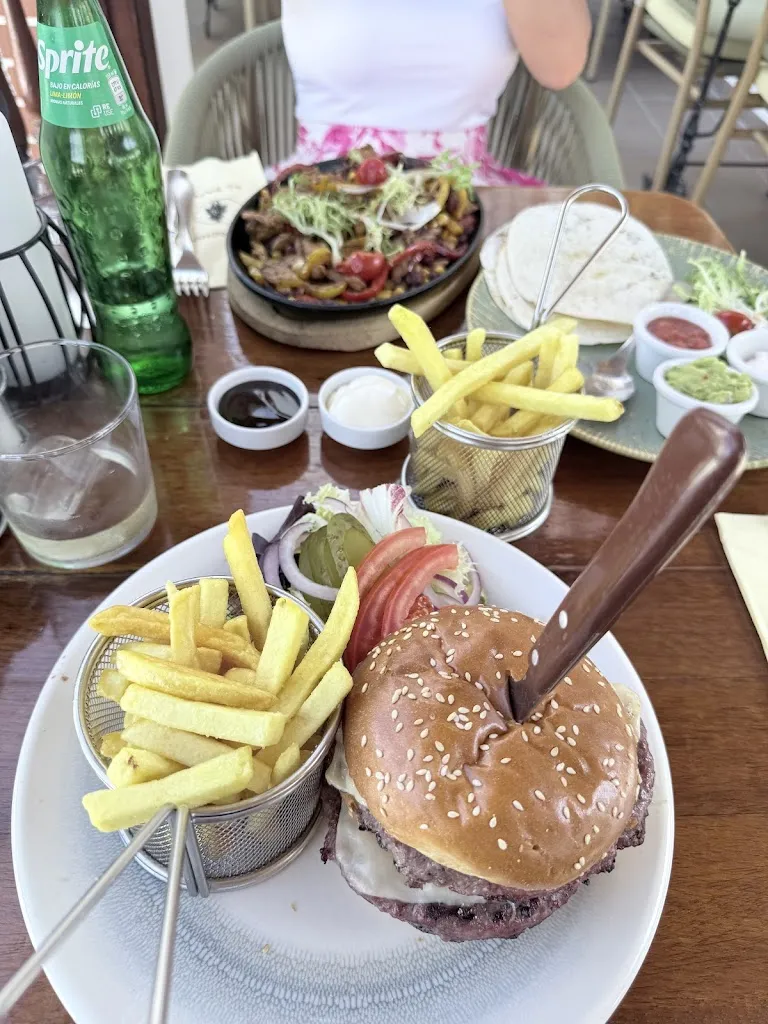 mirz feratovic_El Patio_Cala d'Or_review