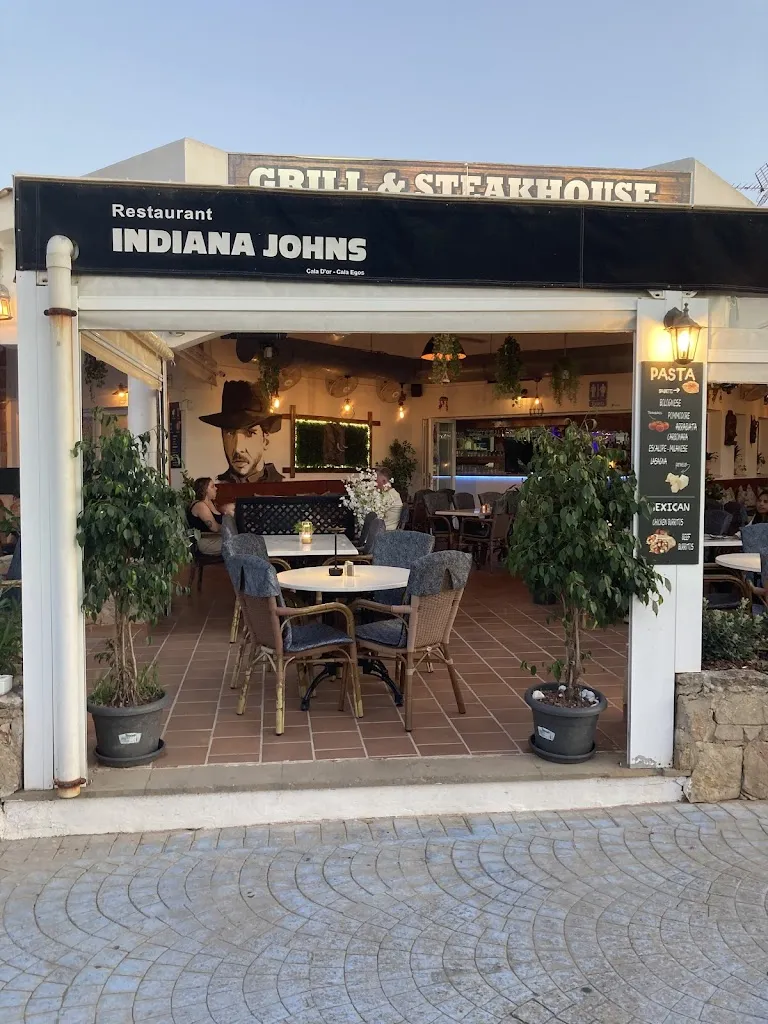 Indiana John's_Cala d'Or_slider_image_1