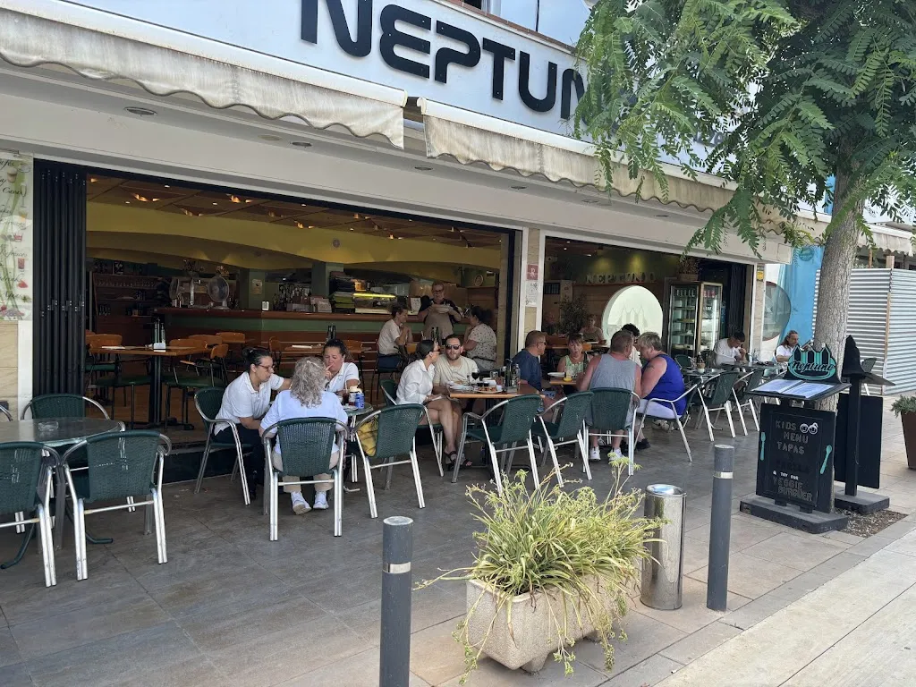 Jason S_Cafetería Neptuno_Cala d'Or_review