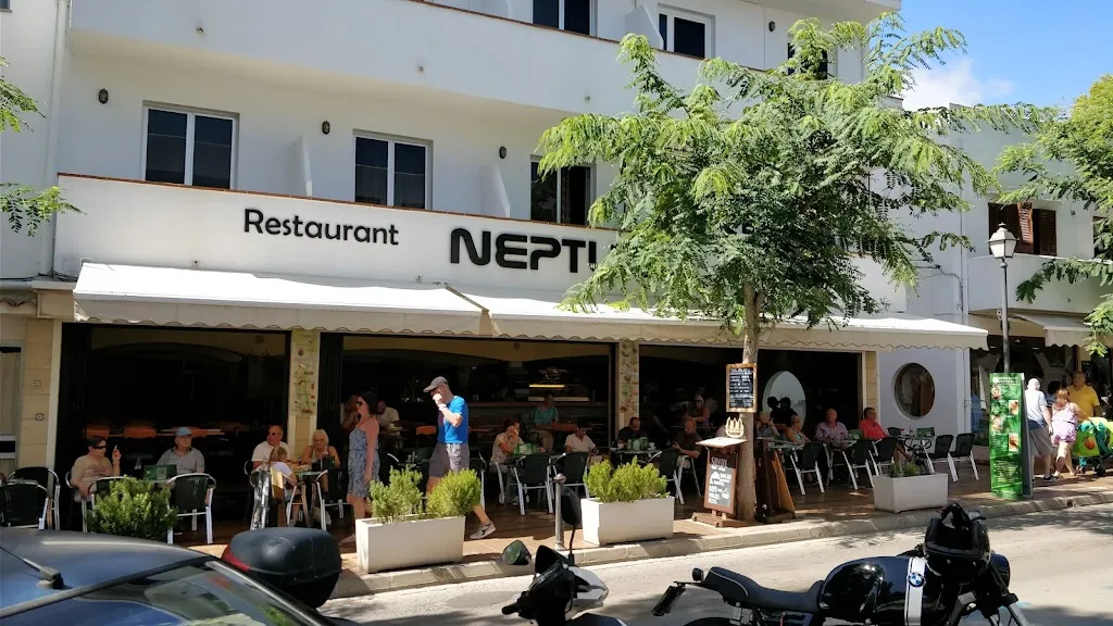 Cafetería Neptuno restaurant in Cala d'Or
