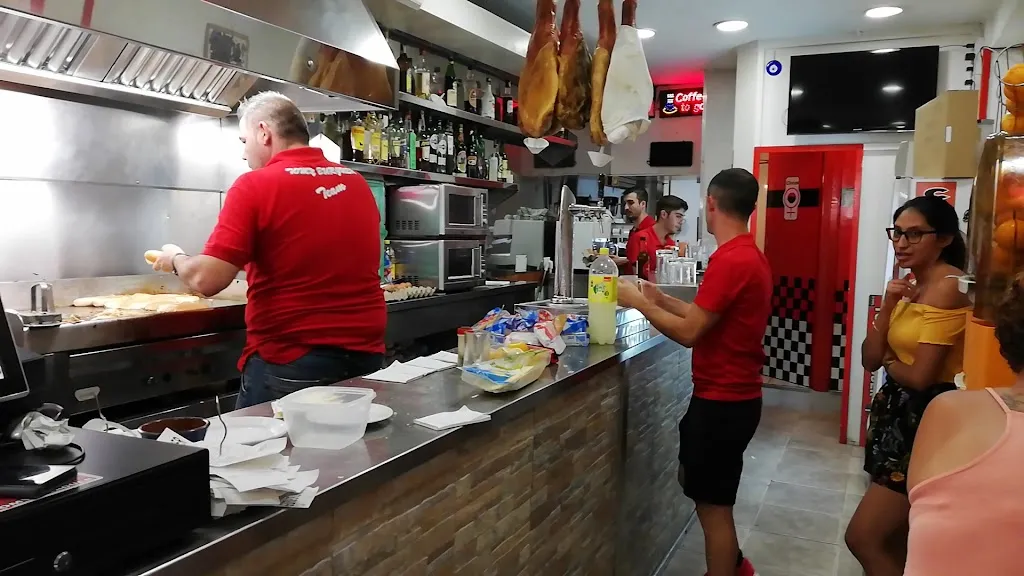 Tomy Burguer_Can Pastilla_slider_image_2