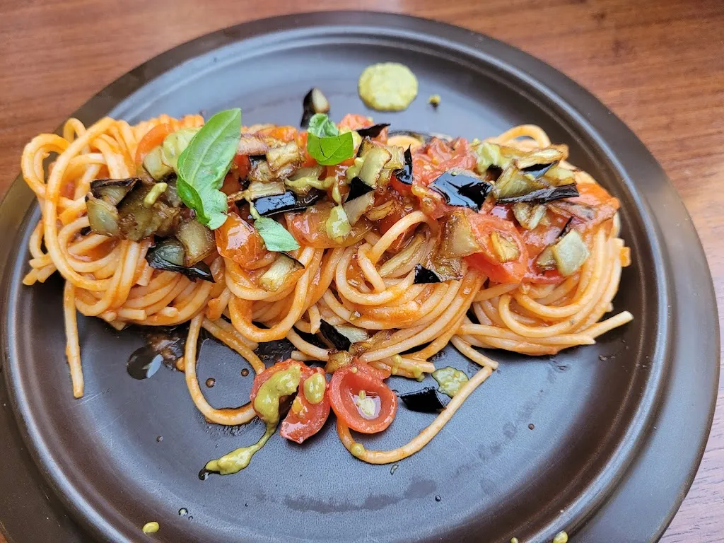 Louise Palmer_Atipico_Can Pastilla_review