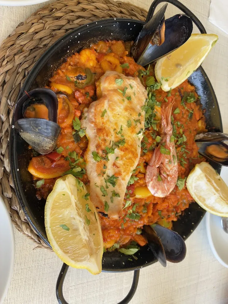 naghme pourzaer_Sardinia Bar & Restaurant_Can Pastilla_review