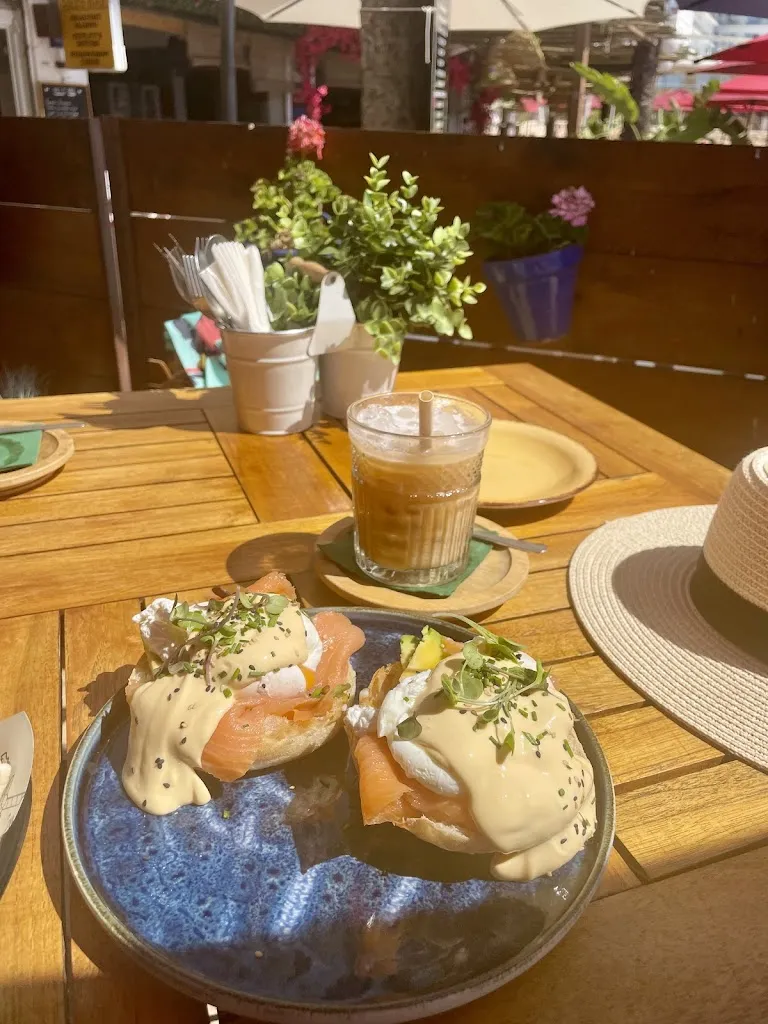 Sara “Sarita”_MaiMai Surf Bar_Can Pastilla_review