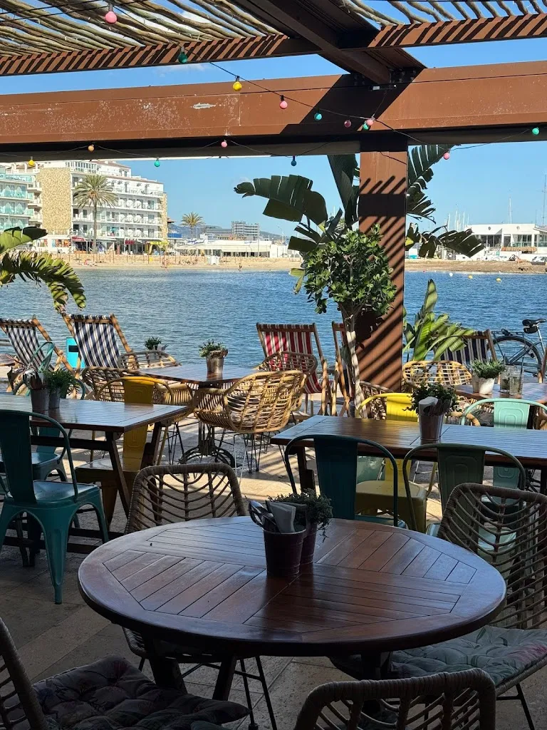 MaiMai Surf Bar_Can Pastilla_slider_image_1