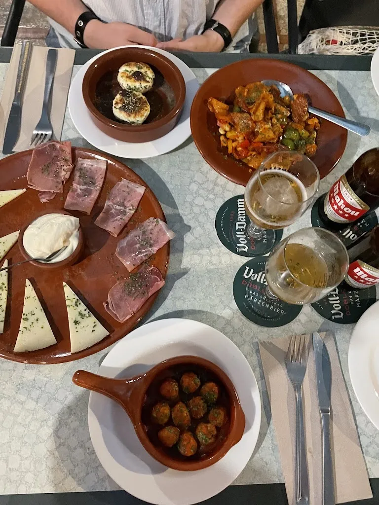 Léopold Slusarczyk_Tapas y mas_Can Pastilla_review