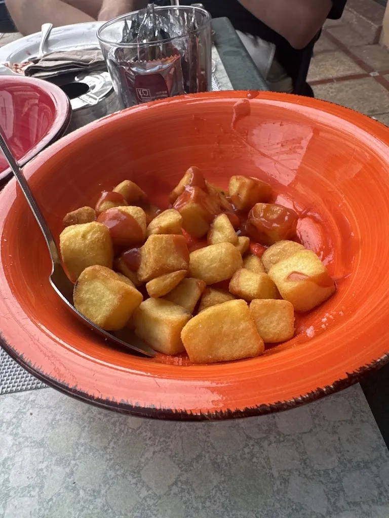 stuart james_Tapas y mas_Can Pastilla_review