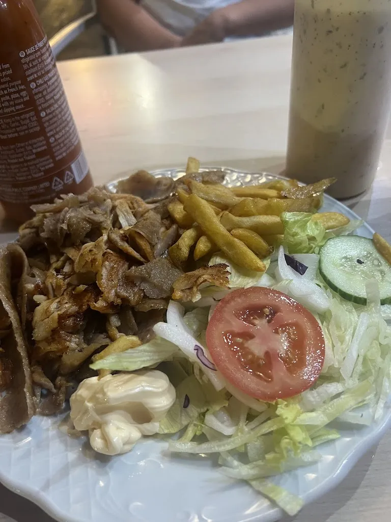 Ines Hammar_Honey curry house and pizza_Can Pastilla_review