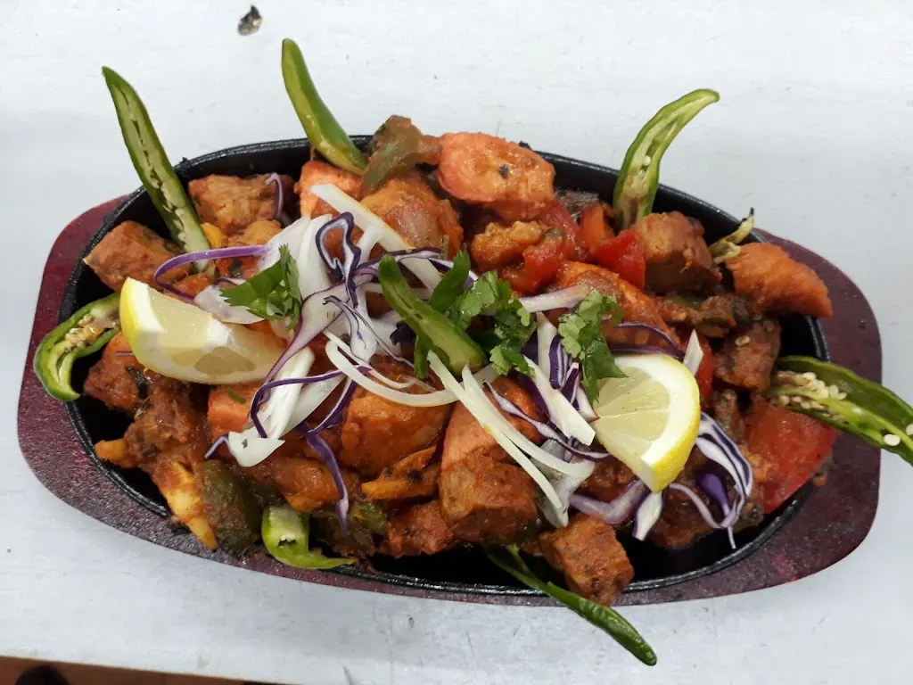 Honey curry house and pizza_Can Pastilla_slider_image_3