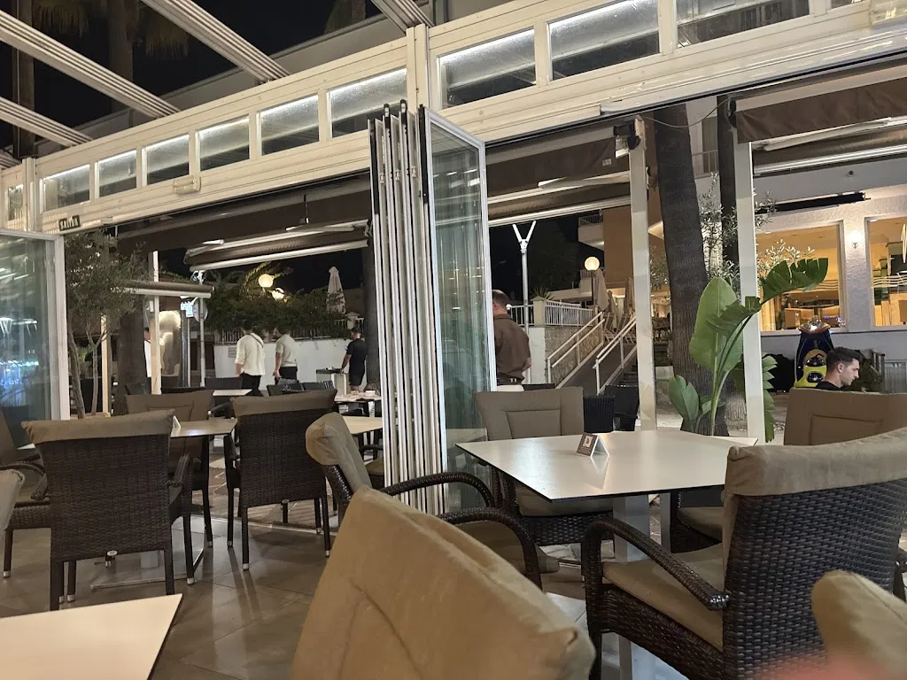 Jamal ALKAHLOUT_Restaurant Vinicius_Can Picafort_review