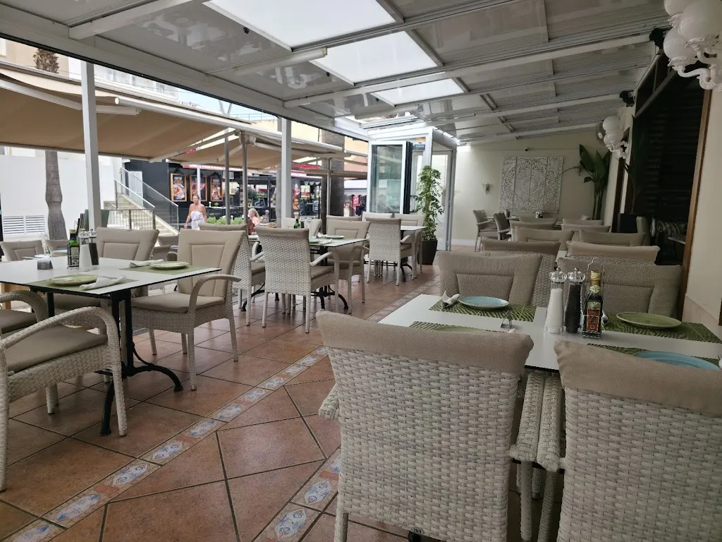 RESTAURANTE MÓNACO_Can Picafort_slider_image_3