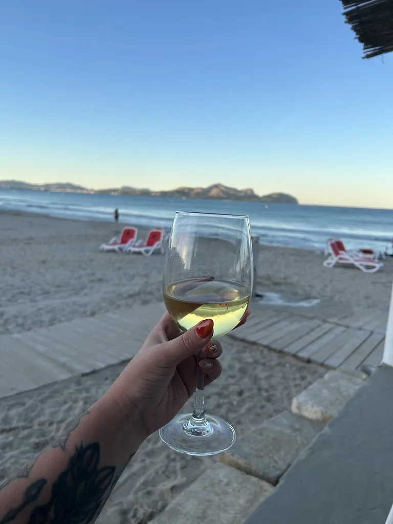 Sarah “SezzaTatey” Williams_La Santa_Can Picafort_review