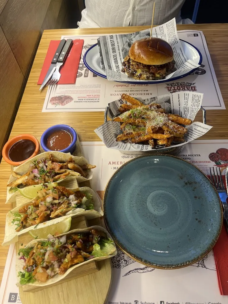 Leah Smith_Dakota Tex Mex - Can Picafort_Can Picafort_review
