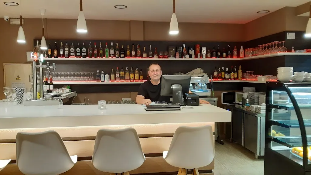 Dirk Zimmermann_Aroma_Can Picafort_review