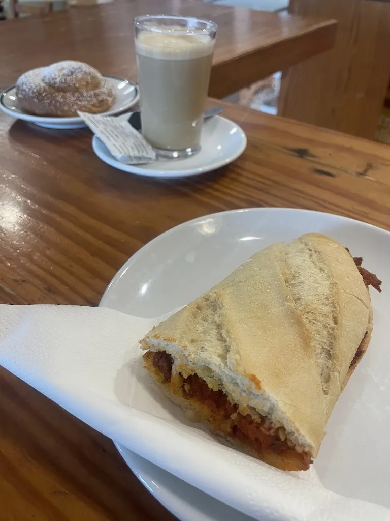 Alejandra José Rodríguez Vega_Bar Ca Nostra_Capdepera_review