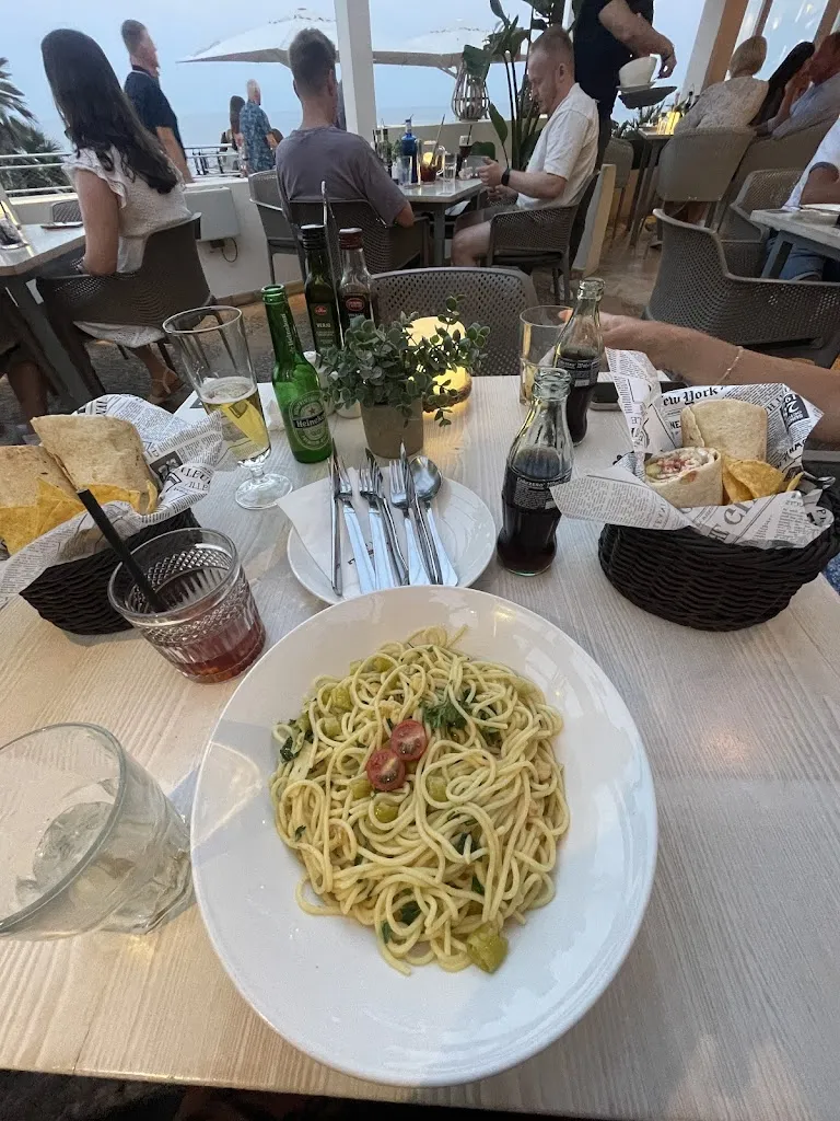 Maria M_Noahs Lounge_Capdepera_review