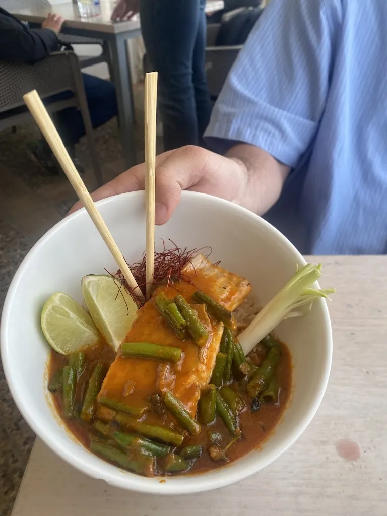 Sadhbh Baumann_Noahs Lounge_Capdepera_review