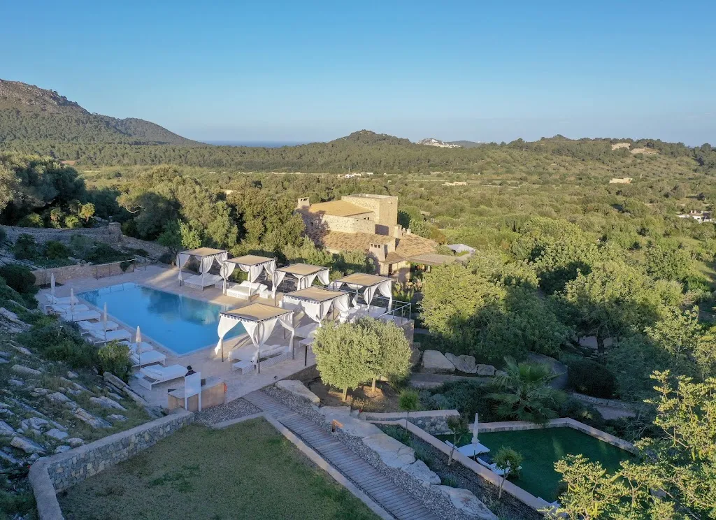 Hotel Cases de Son Barbassa restaurant in Capdepera