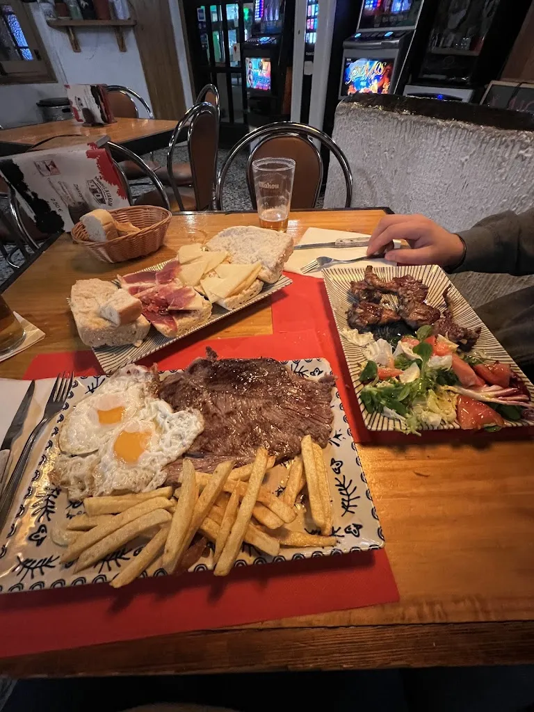 Gabby Salas_La Cañada_Cañada_review