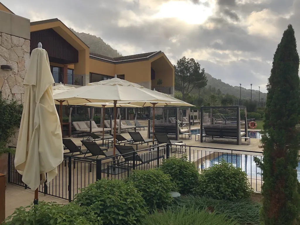 E. E_Restaurante Hedonist Club_Capdepera_review