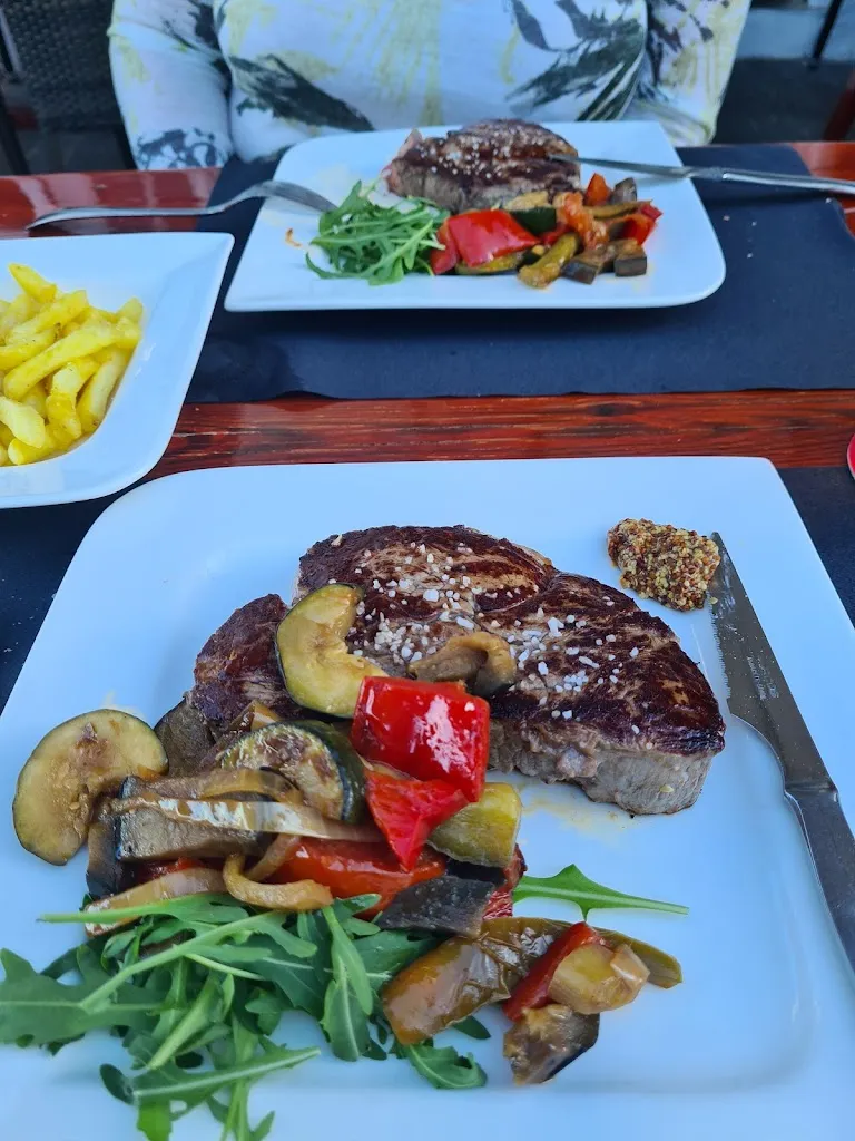 Menu_Nikki's Restaurant_Castell Es_image_3