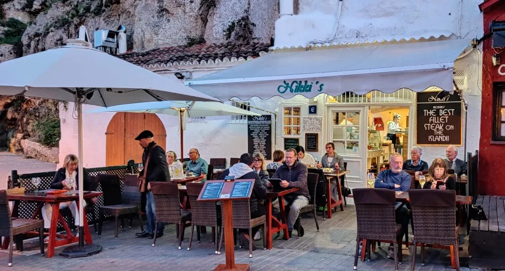 Benjamin Grimley_Nikki's Restaurant_Castell Es_review