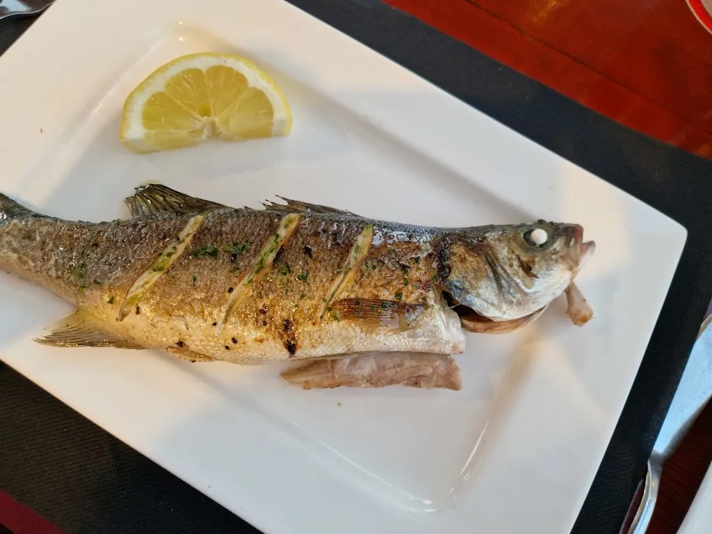 Nikki's Restaurant_Castell Es_slider_image_3