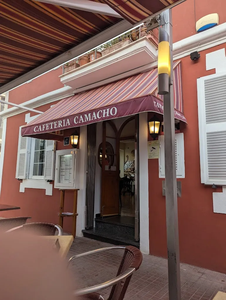 Paul Colley_Café Bar Camacho_Castell Es_review