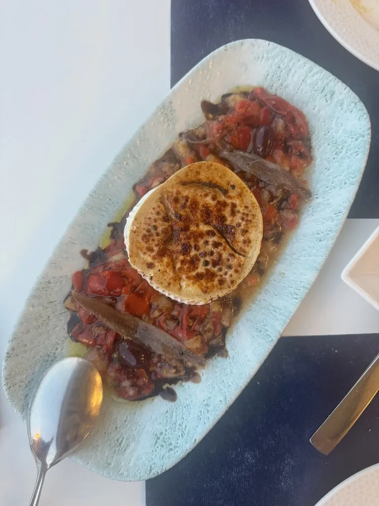 Lucia Moore_Restaurant Es Llenegall_Castell Es_review