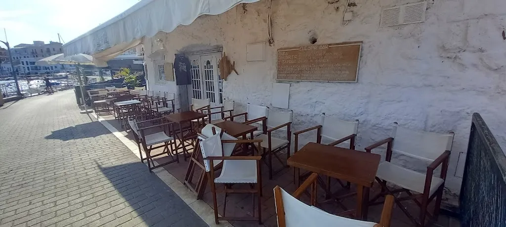 Antony Haywood_Chèspir Cales Fonts_Castell Es_review