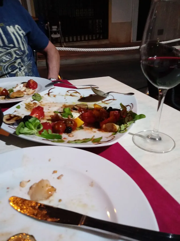 Helen Dubej_Bar Restaurante Bahía S.C._Castell Es_review