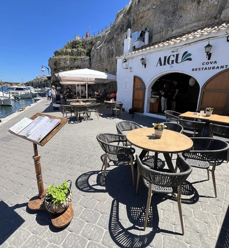 Aigu cova restaurant Cales Fonts restaurant in Castell Es