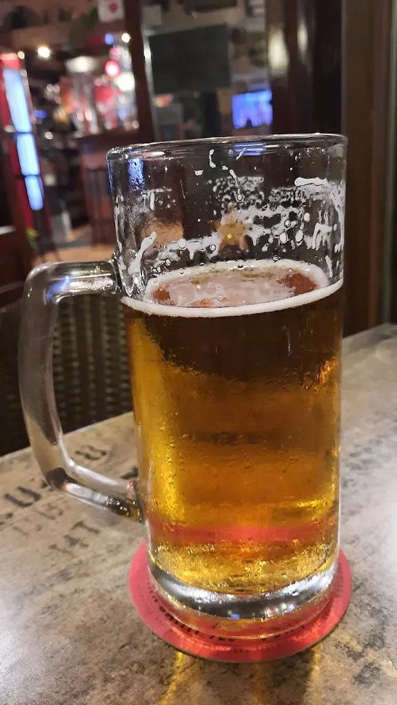 Melanie Plumley_Hamburgueseria Snoopy_Castell Es_review