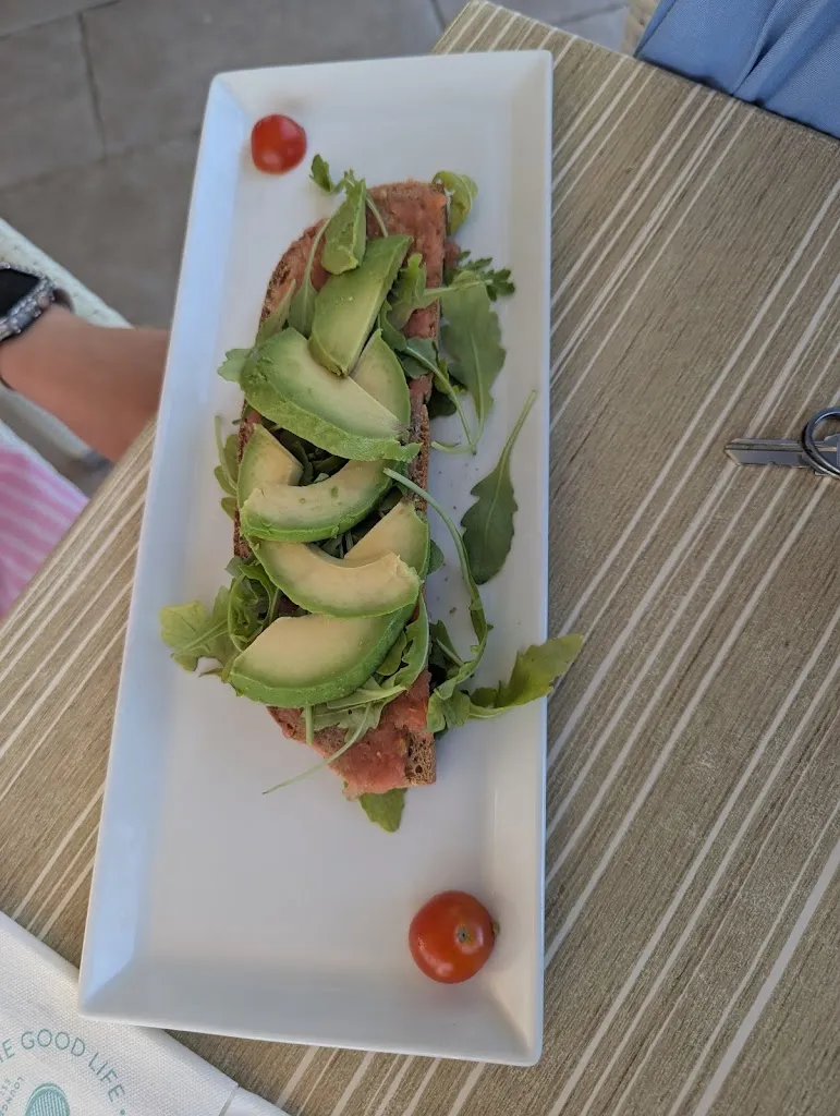 Grigory Goncharov Vogman_Cafe & Sal_Colònia de Sant Jordi_review