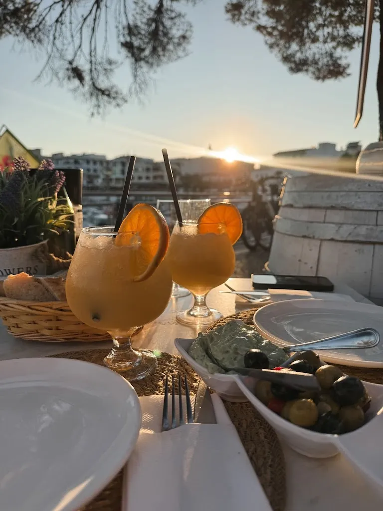 Enis Istrefaj_Restaurant Azul de Mar_Cala Rajada_review