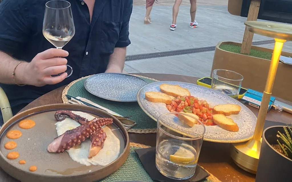 Oranath Lertwongrath_Restaurante Mare Meva Cala Ratjada_Cala Rajada_review