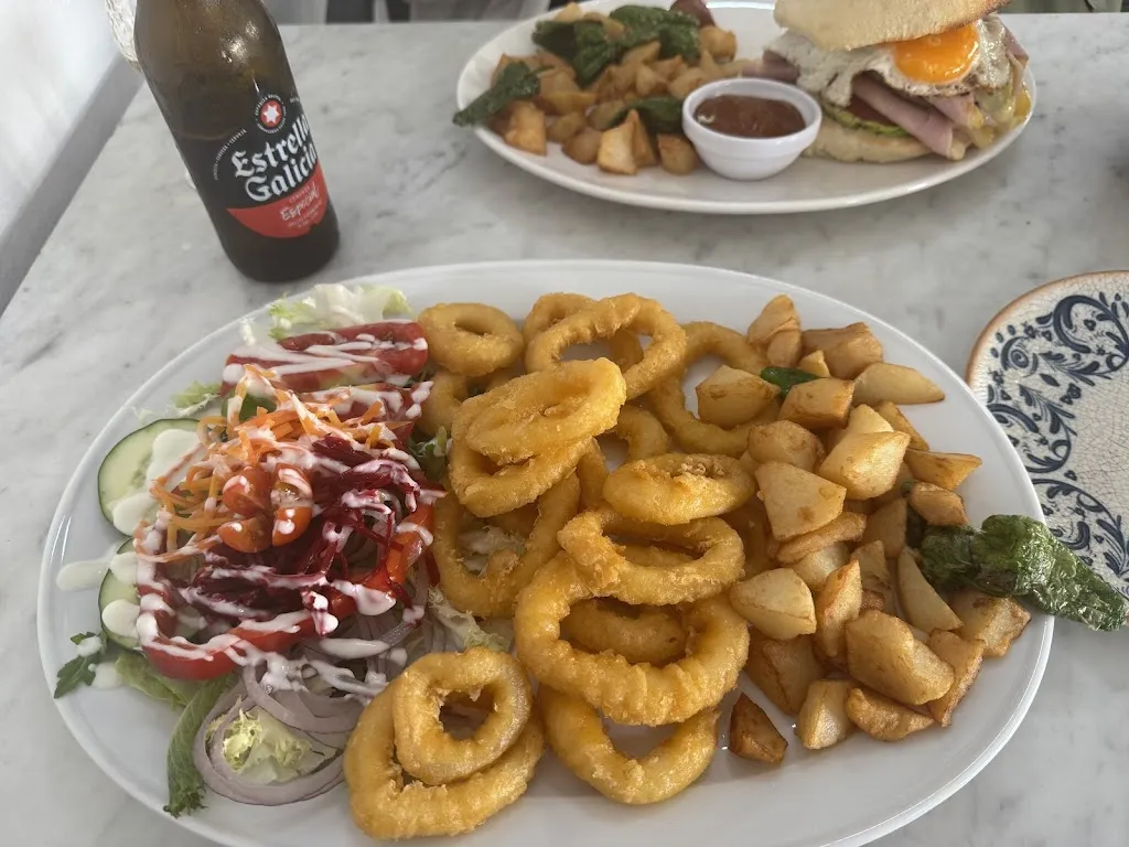 Suzanna Ohlin_Bar Los Amigos_Cala Rajada_review