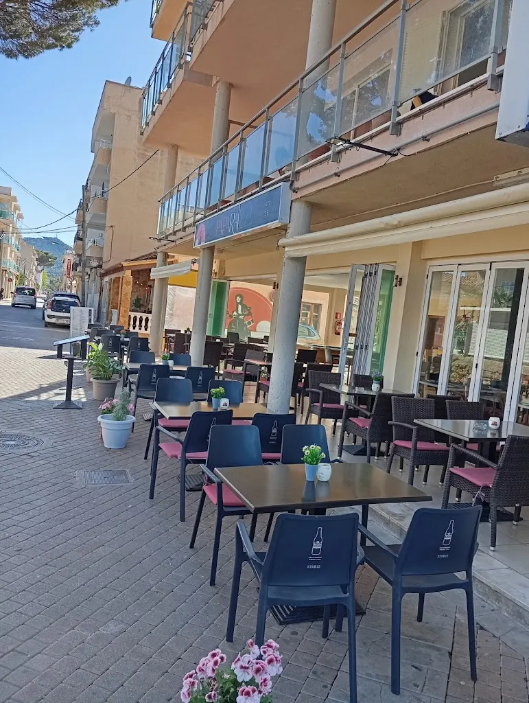 PapaRazzi cala rajada restaurant in Cala Rajada