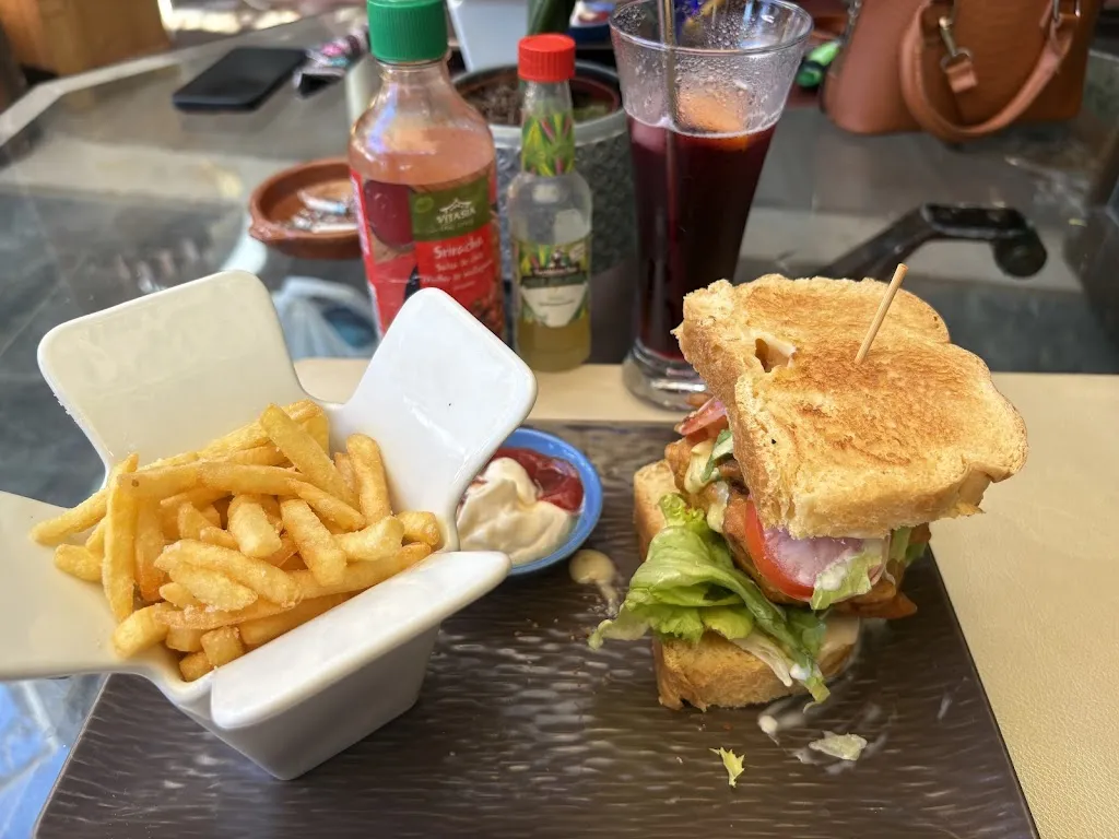 Ida Anamaria_BLAU OLE Cala Ratjada_Cala Rajada_review