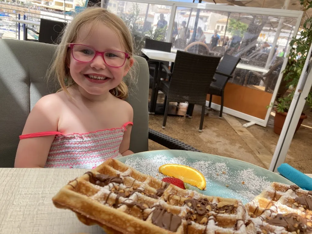 Joanne Shirt_Sollento - Bar & Restaurant_Cala Rajada_review