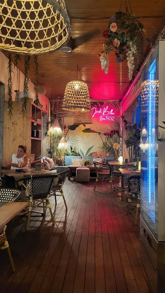 Wikiki Gastrobar_Cala Rajada_slider_image_3