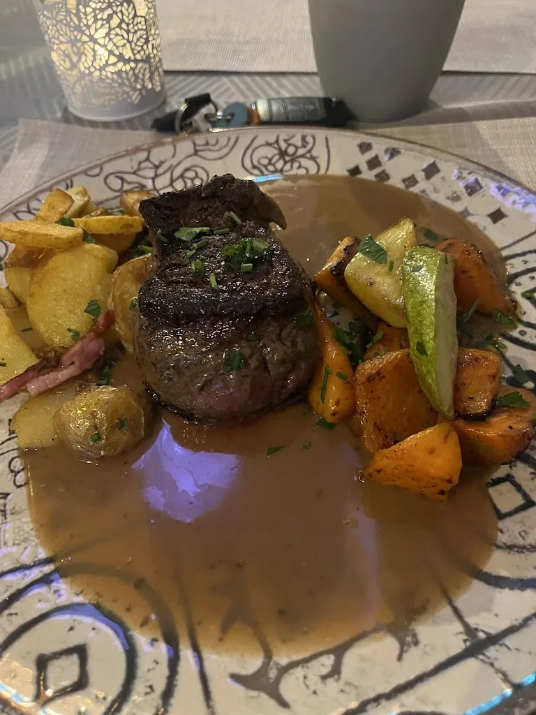 Pedro_Los Pinos Cala Ratjada_Cala Rajada_review