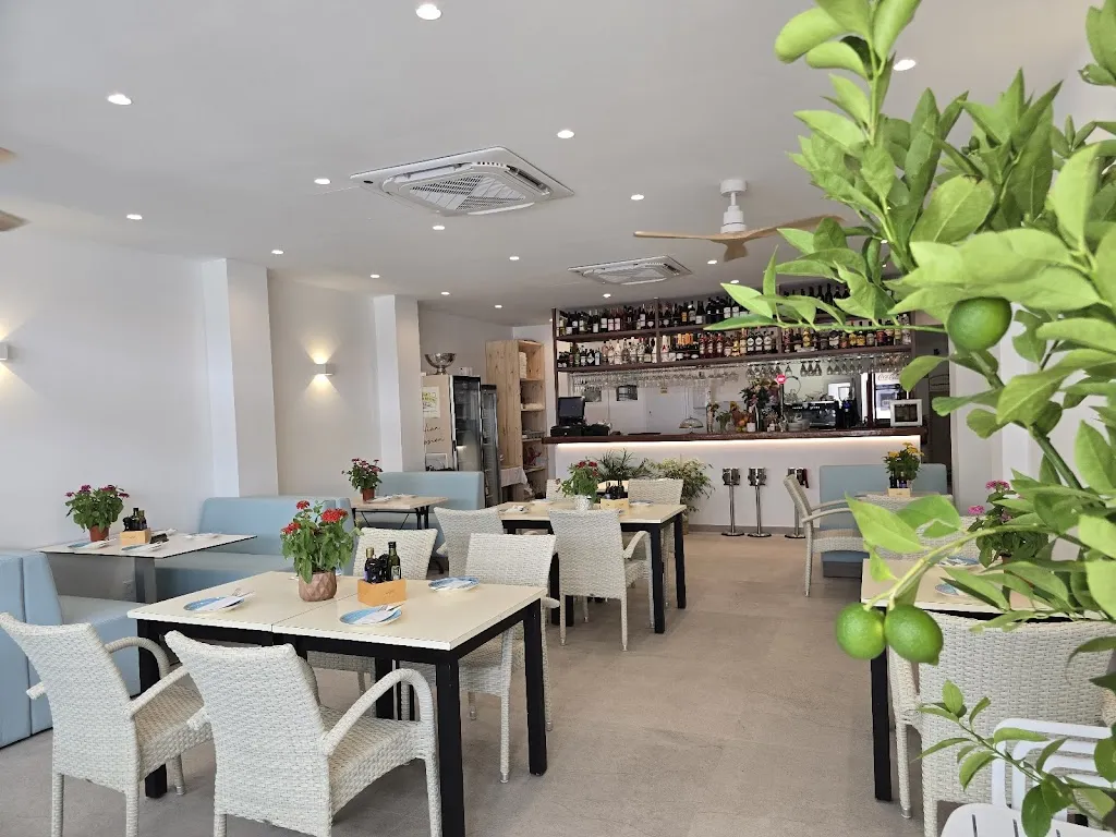 Restaurante CAN ARA_Cala Rajada_slider_image_1