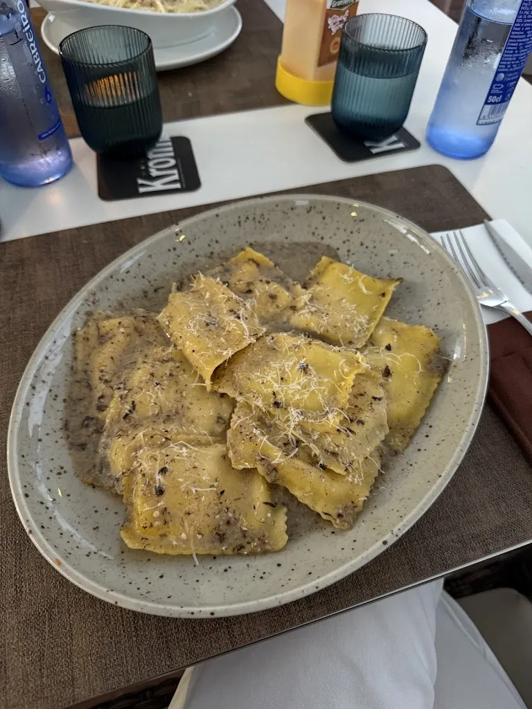 Sabina Sabová_Mamma Mia - Trattoria & Pizzeria Italiana_Cala Rajada_review