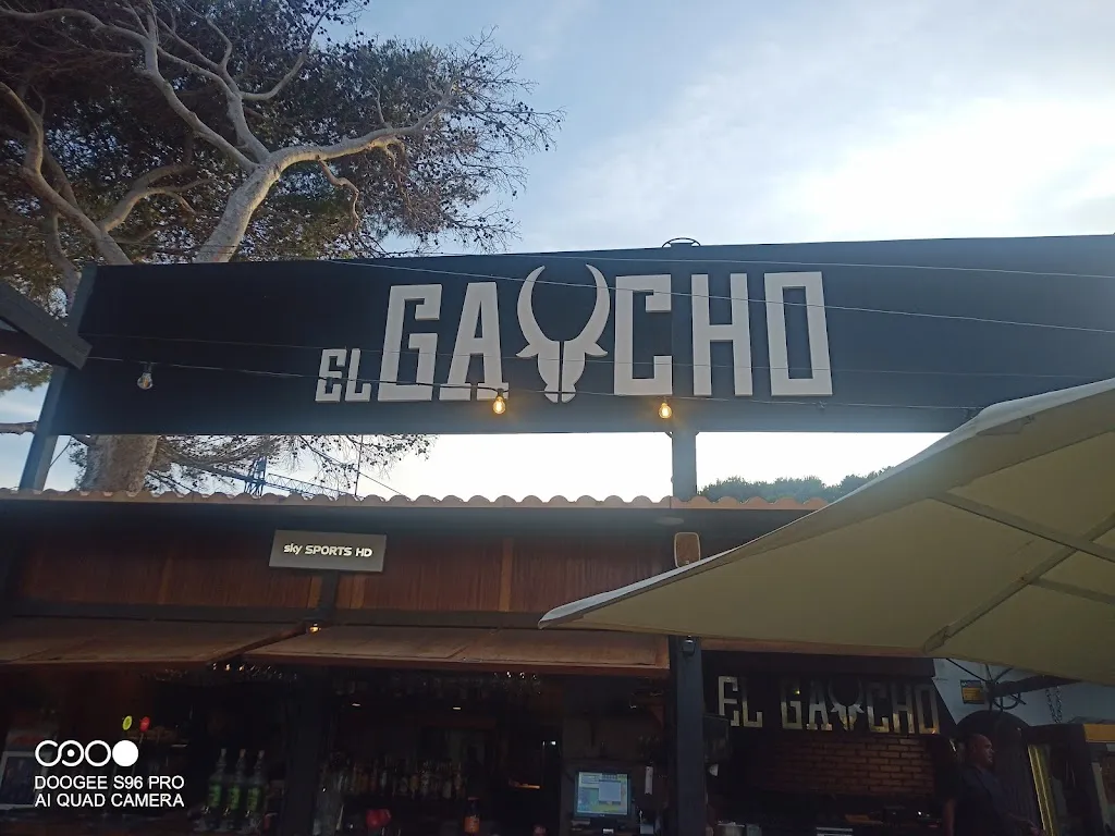 Roy Blyth_El Gaucho_Cala Rajada_review